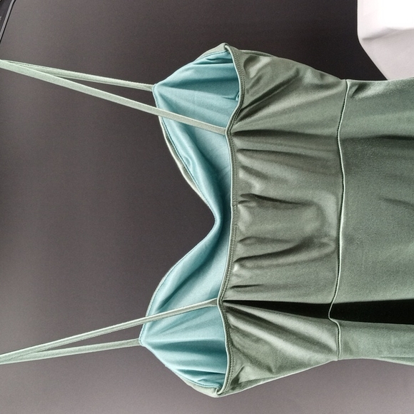 BEAUTIFUL GREEN WINDSOR DRAPE NECK ASSYMETRICAL DRESS SIZE S - Picture 5 of 7